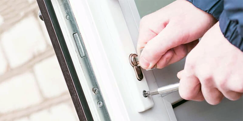 door lock installation - Best Locksmith Flushing NY